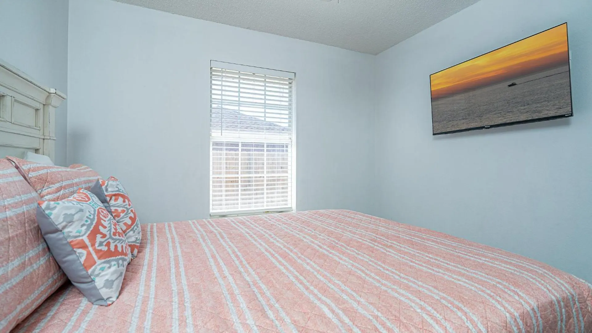 Windstarr Destin- Golf Cart Included, One Level, Close To Beach, Pet Friendly Holiday home Destin