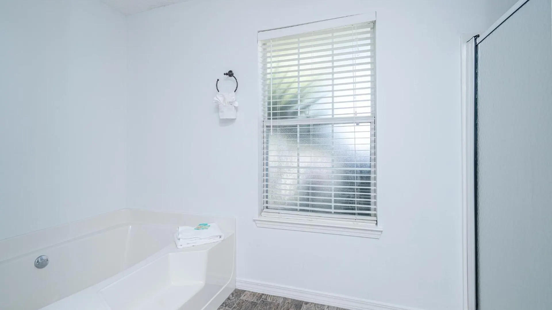 Windstarr Destin- Golf Cart Included, One Level, Close To Beach, Pet Friendly 0*, Destin